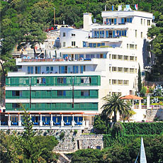 hotel more